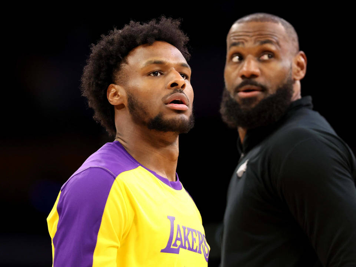 ipad版-布朗尼本赛季年薪195万,实际到手有多少?说出来你可能不信|NBA|布朗尼·詹姆斯|勒布朗-詹姆斯|洛杉矶湖人队|nba_新浪体育_新浪新闻